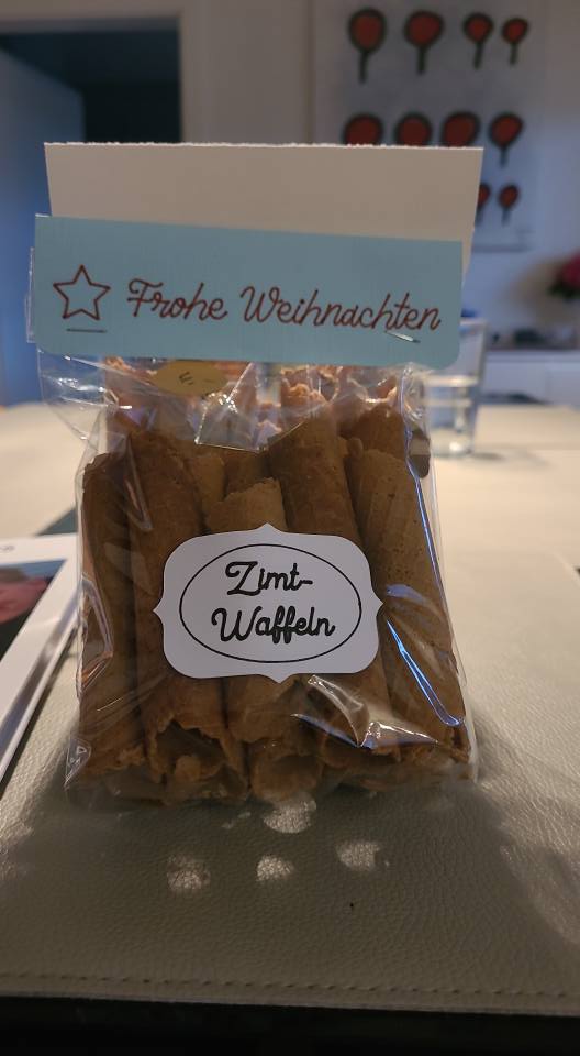 Geschenkt%C3%BCte%20mit%20Zimtwaffeln Geschenkt%C3%BCte%20mit%20Zimtwaffeln